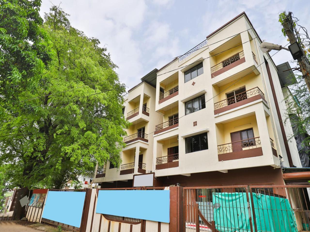Hotel Ambica Daman Ngoại thất bức ảnh