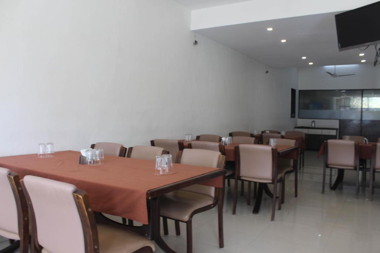 Hotel Ambica Daman Ngoại thất bức ảnh