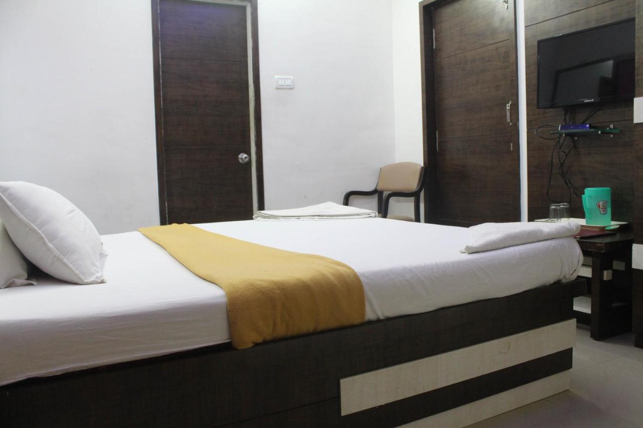 Hotel Ambica Daman Ngoại thất bức ảnh