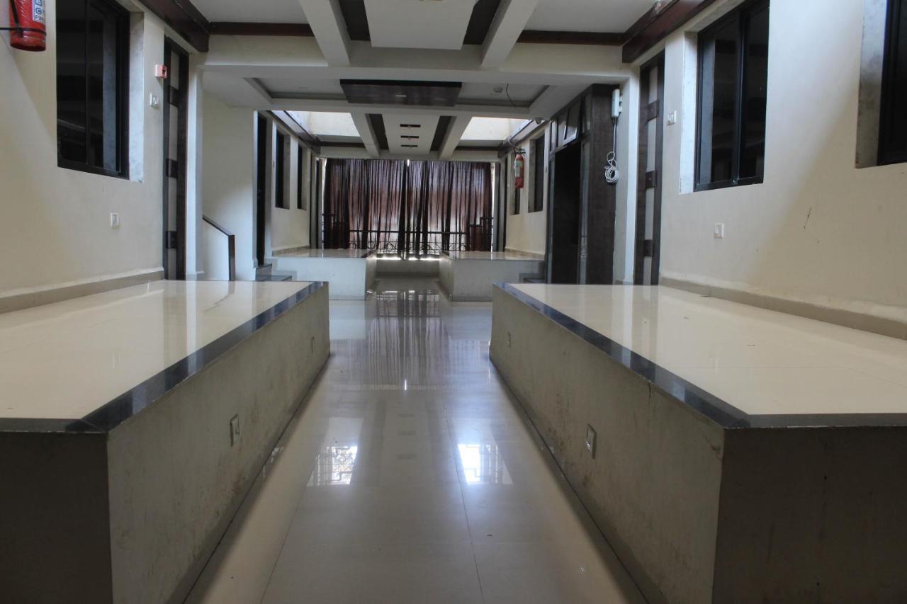Hotel Ambica Daman Ngoại thất bức ảnh